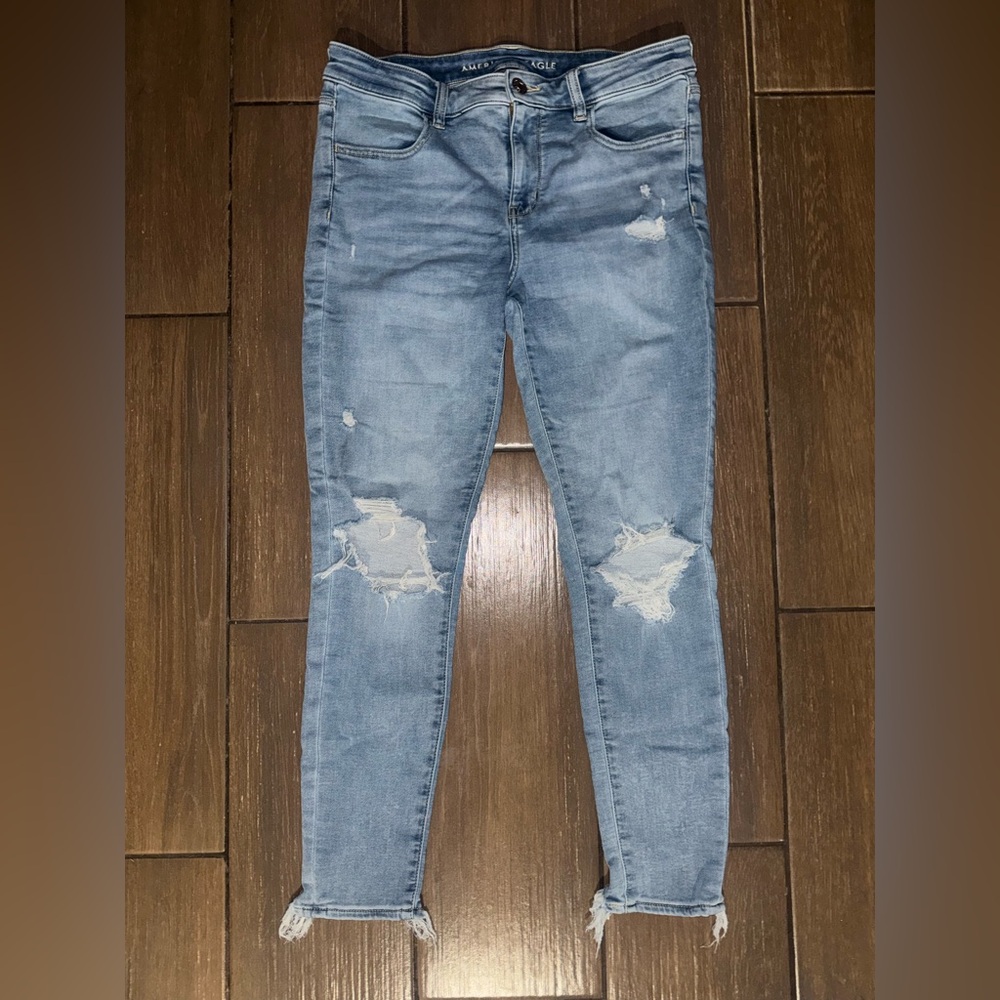 American Eagle distressed jegging